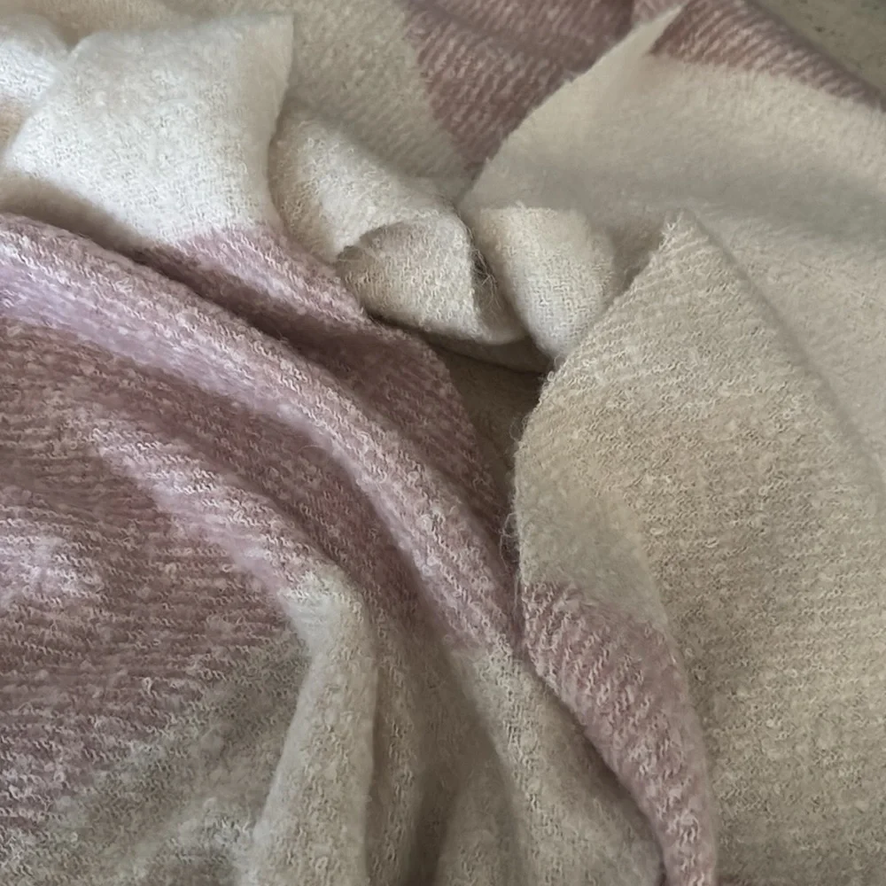 Scarf - Picture 13 of 13